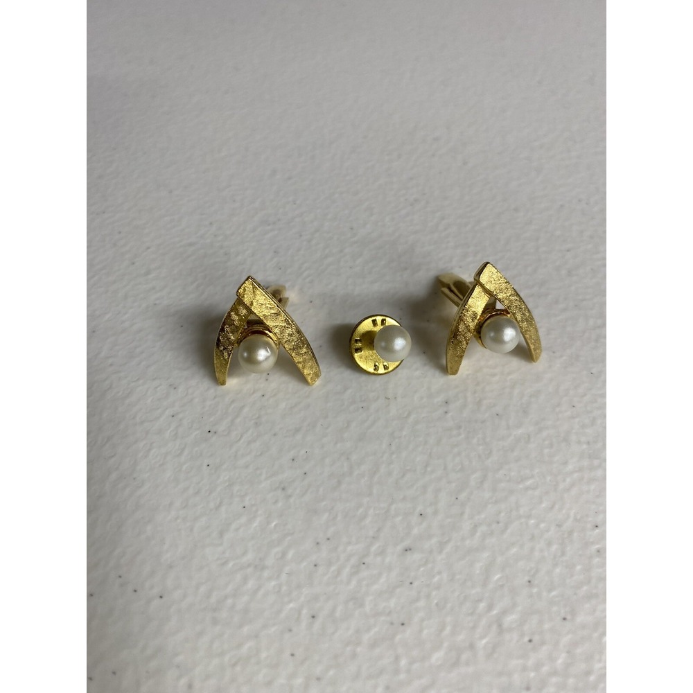Vintage Swank Gold Tone Faux Pearl Cuff Links And Tie Pin Tack Set Signed (Logo)
